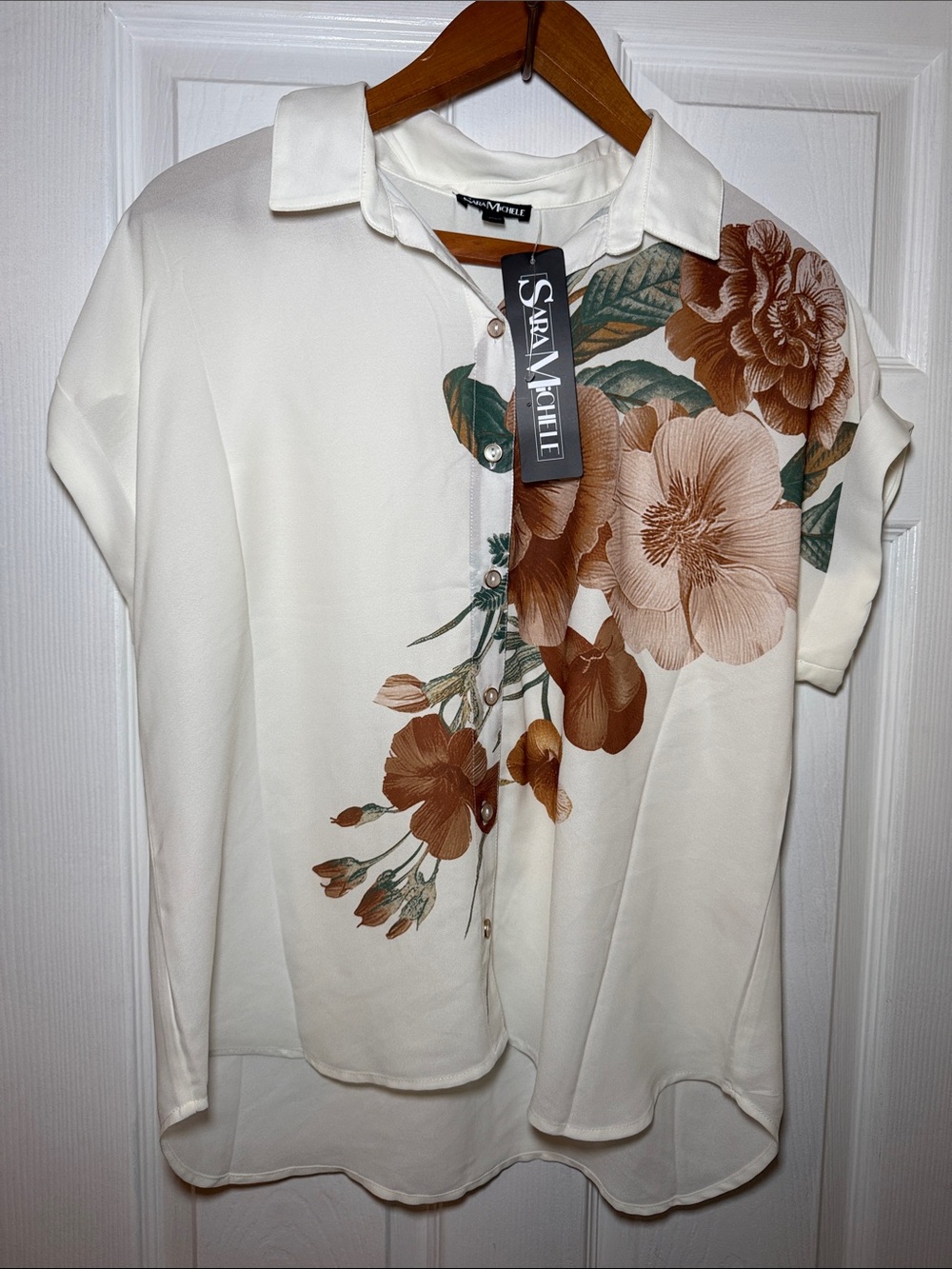 NEW! Sara Michelle Floral Print Button Up Blouse Large White Brown